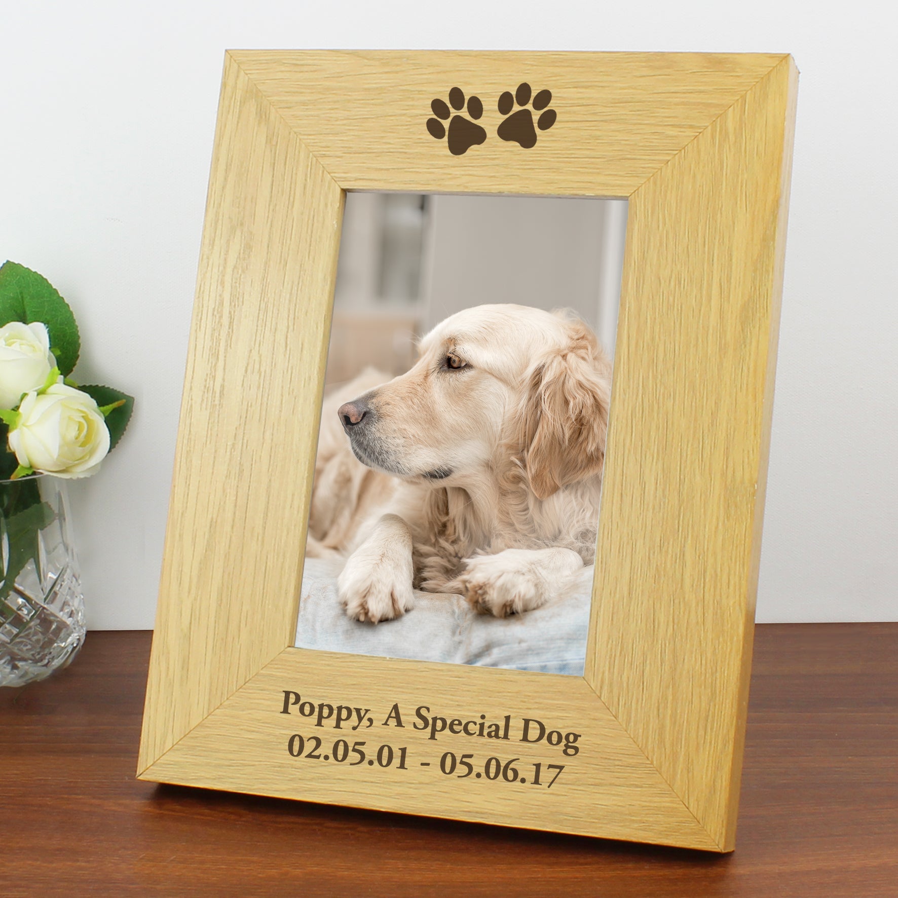 Personalised Oak Finish 4x6 Paw Prints Photo Frame